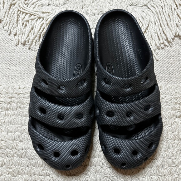 KEEN men's magnetic black Yogui slip on clog shoes 14 - Picture 3 of 12